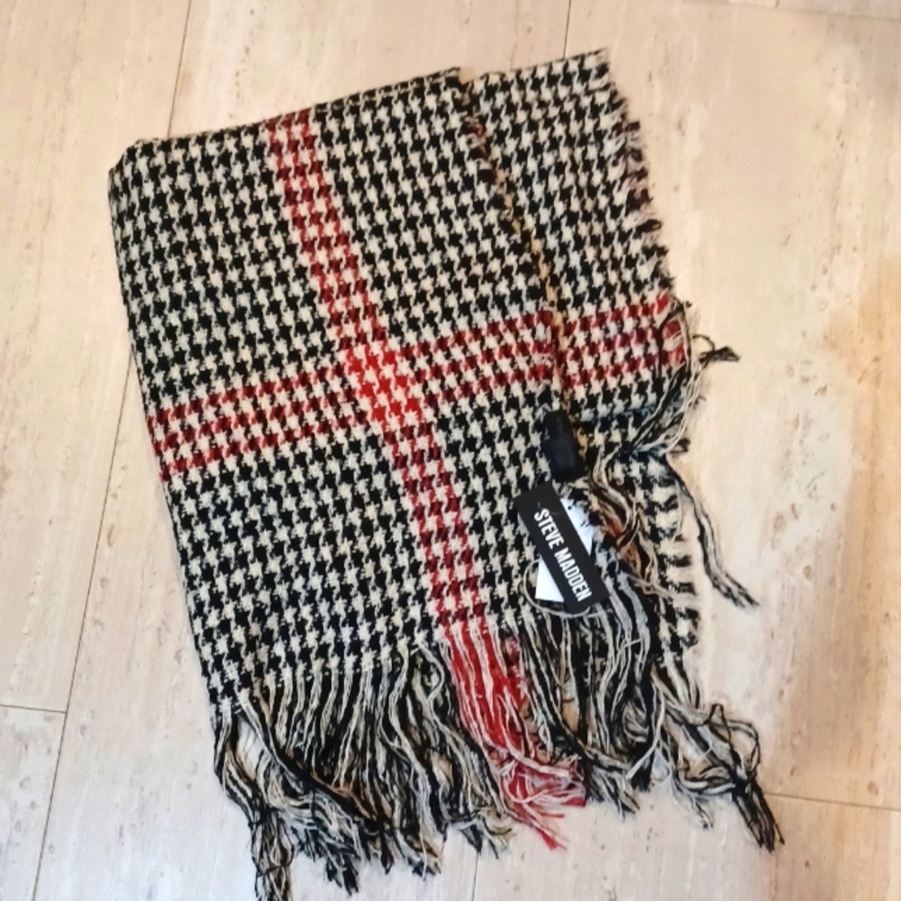 New Steve Madden Blanket Wrap